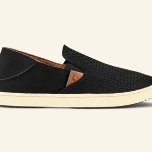 OluKai Pehuea slip on sneakers. Womens Size 7.5 black. Back Drop in sole.Comfort